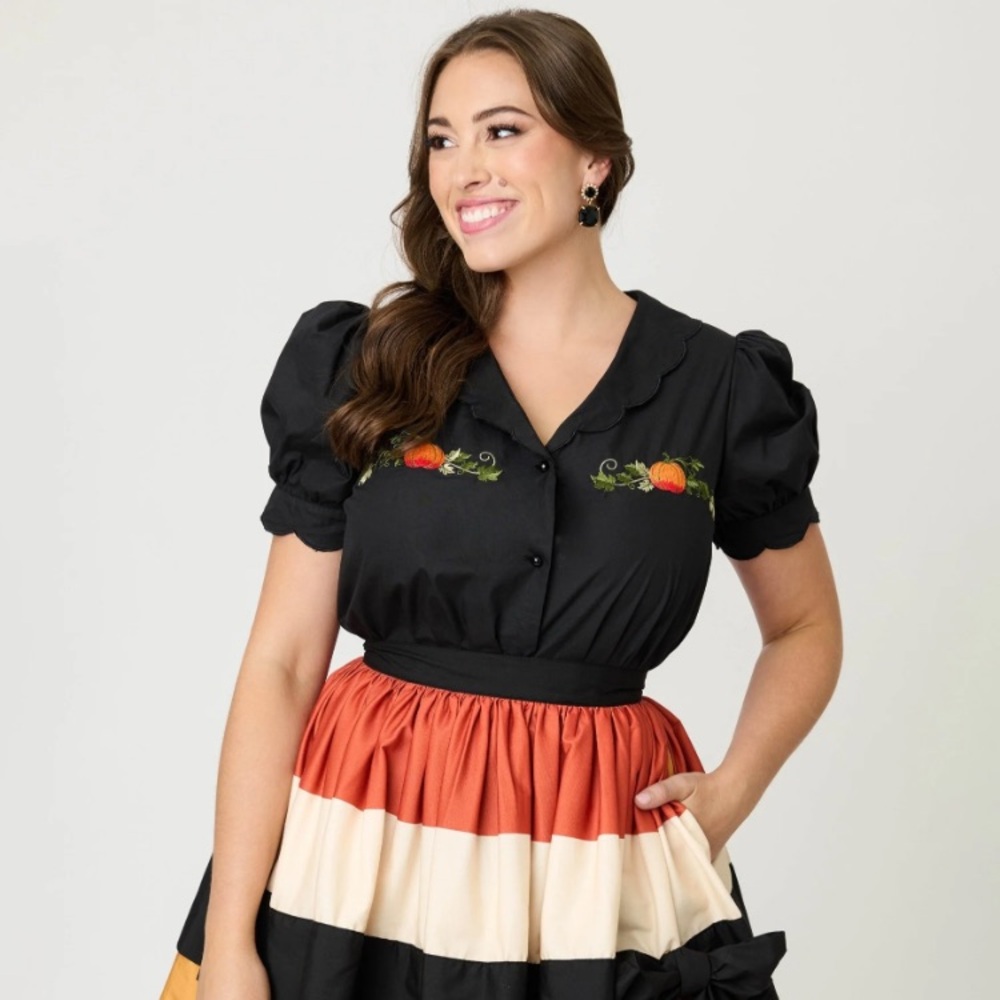 NWT Unique Vintage S/4-6 Smak Parlour Black Pumpkin Embroidery Puff Sleeve Top